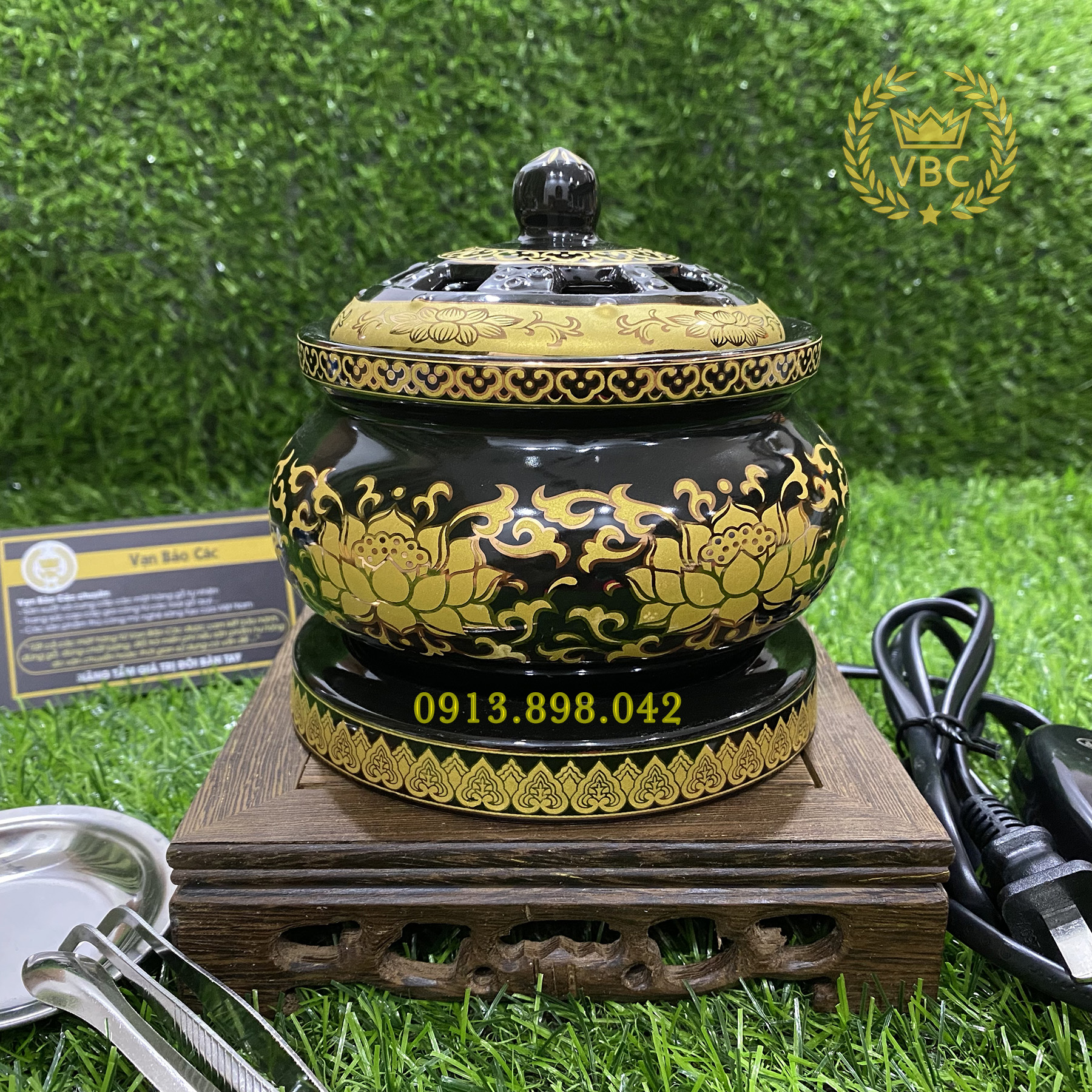 Lư điện xông trầm hương hoa sen vàng xông trầm hiệu quả, mặt inox nóng nhanh nhiệt đều - Lò điện xông trầm hương hoa tiết sen vàng